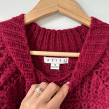Load image into Gallery viewer, HYFVE Chunky-Knit Crew Neck Long Sleeve Cropped Pullover Sweater Red S