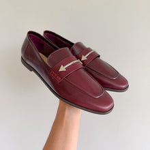 Load image into Gallery viewer, Schutz Desmond Caseina Leather Square Toe Flat Loafer Vino Rubi 8.5 NIB