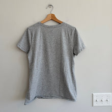 Load image into Gallery viewer, Banana Republic "Oh What Joy" Embroidered Graphic Short Sleeve Shirt Gray M