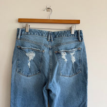 Load image into Gallery viewer, Good American Good Girlfriend Distressed Cropped Straight Jeans Blue 27