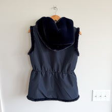 Load image into Gallery viewer, La Fiorentina Reversible Faux Fur Hooded Zip Up Vest Navy
