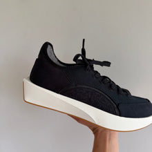 Load image into Gallery viewer, Allbirds Risers Low Top Lace Up Sweetfoam Midsole Sneakers Black 9 NEW