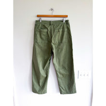 Load image into Gallery viewer, KUT From The Kloth Ashton High Rise Utility Barrel Pants Green 8