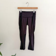 Load image into Gallery viewer, Lululemon Conduit Striped Cropped Leggings Stretch Black 4