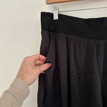 Load image into Gallery viewer, Boston Proper Charmeuse Cargo Satin Set Black L