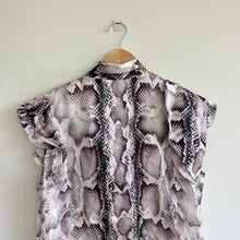 Load image into Gallery viewer, Elie Tahari Bree Silk Shirt Quartz Multi M NWT