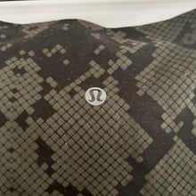 Load image into Gallery viewer, Lululemon Wunder Under Pant *Full-On Luon Leggings Green Gator 4
