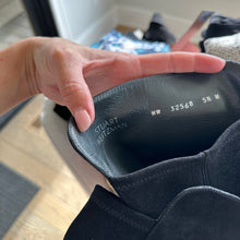 Load image into Gallery viewer, Stuart Weitzman Leather Riding Boots Black 8