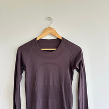 Load image into Gallery viewer, Lululemon Athletica Swiftly Tech Long Sleeve Top Dusty Purple 6