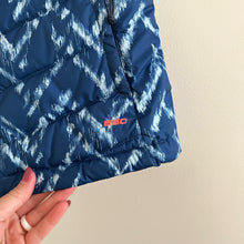 Load image into Gallery viewer, The North Face Flare Down Patterned Zip Up Mock Neck Puffer Vest Blue XS