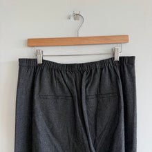 Load image into Gallery viewer, Vince Brushed Wool Mid Rise Straight Leg Trouser Pants Dark Gray L NWT