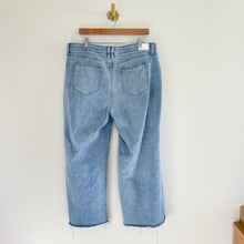 Load image into Gallery viewer, PAIGE The Anessa High-Rise Crop Wide Leg Jeans in Shooting Star 33