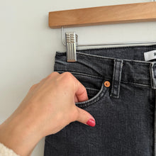 Load image into Gallery viewer, RE/DONE 70s High Rise Stove Pipe Denim Straight Leg Jeans Black 26