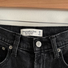 Load image into Gallery viewer, Abercrombie & Fitch The Ankle Straight Ultra High Rise Jeans Black