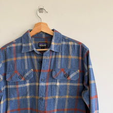 Load image into Gallery viewer, Patagonia Fjord Flannel Plaid Organic Cotton Button Up Shirt Blue S