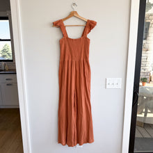 Load image into Gallery viewer, Madewell Lightspun Lucie Flutter Sleeve Smocked Jumpsuit mulled cider 4