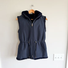 Load image into Gallery viewer, La Fiorentina Reversible Faux Fur Hooded Zip Up Vest Navy