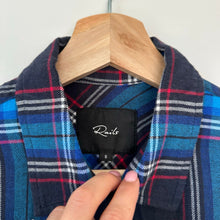 Load image into Gallery viewer, Rails Jackson Button Down Shirt Black/Azure S