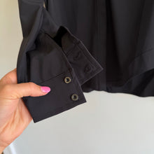 Load image into Gallery viewer, Lululemon Urbanite Collared Button Up Shirt Black 6 NWT