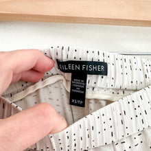 Load image into Gallery viewer, Eileen Fisher Printed Pull On Straight Leg Pants White XS