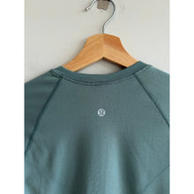 Load image into Gallery viewer, Lululemon Swiftly Tech Cropped Long-Sleeve 2.0 Activewear Top Green 6
