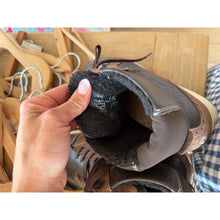 Load image into Gallery viewer, Duca del Cosma Paloma Leather Waterproof Spikeless Winter Golf Boots Brown 7.5