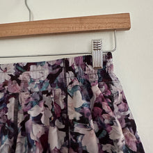 Load image into Gallery viewer, Lululemon Hotty Hot Low Rise Shorts Utopia Multi / Deep Phantom