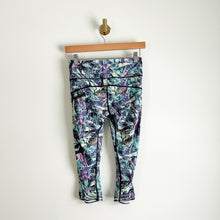 Load image into Gallery viewer, Lululemon Run Top Speed Crop in Iridescent Multi 4 $88