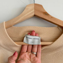 Load image into Gallery viewer, Modern Citizen Knit Crew Neck Long Sleeve Pullover Sweater Cream L