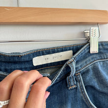 Load image into Gallery viewer, Anthropologie Pilcro and the Letterpress EM Straight Jeans 27
