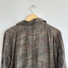 Load image into Gallery viewer, Sanctuary Camo Utility Jacket Green L