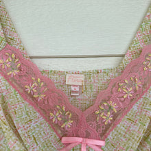Load image into Gallery viewer, Intimates by Flora Lace Floral Print Cropped V-Neck Camisole Top Green/Pink M