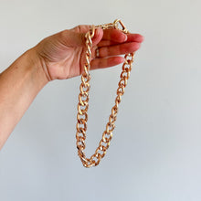 Load image into Gallery viewer, Chunky Chain Swivel Clasp Necklace Gold