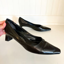 Load image into Gallery viewer, Stephane Kelian Leather Heel Pumps Black 9