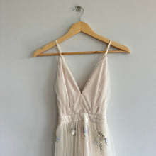 Load image into Gallery viewer, Lulus Lorenzo Floral Embroidered Sleeveless Lovely Tulle Maxi Dress Cream S