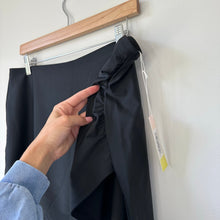 Load image into Gallery viewer, Summersalt The Ruched Swim Skirt Black L NWT