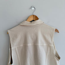 Load image into Gallery viewer, Evereve Robbie Button Front Denim Collared Cropped Vest Cream XL