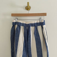 Load image into Gallery viewer, Madewell Huston Pull-On Wide-Leg Striped Cropped Pants Blue/White XS
