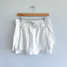 Load image into Gallery viewer, Athleta Trekkie Skort White 8