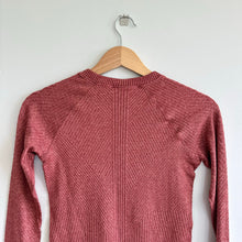 Load image into Gallery viewer, Lululemon Rest Less Pullover Running Top Mulled Wine / Pink Savannah 6
