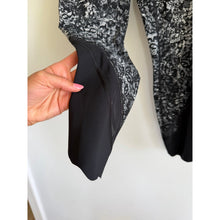 Load image into Gallery viewer, Lululemon Wunder Under Crop II Scallop 24" Yoga Leggings Achromatize Grey Black
