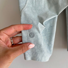 Load image into Gallery viewer, Lululemon Fast and Free Short 10" City Grit White Blue Fog 4