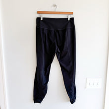 Load image into Gallery viewer, Athleta Barre Cinch Pant Black S