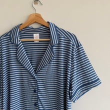 Load image into Gallery viewer, Hanna Andersson Striped Short Sleeve HannaSoft Pajama Top Elemental Blue L