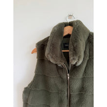 Load image into Gallery viewer, Donna Salyers Fabulous Faux Horizontal Panel Zip Up Vest Green L