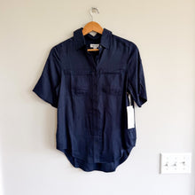 Load image into Gallery viewer, Nordstrom Collared Short Sleeve Casual Button Up Shirt Blue XXS NWT