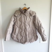 Load image into Gallery viewer, H&M Snap Front Hooded Insulated Winter Quilted Jacket Bone M