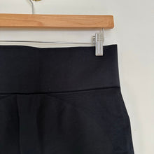 Load image into Gallery viewer, SET Sculptflex Pull On Lightweight High Rise Activewear Shorts Black XL
