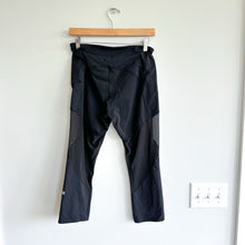 Load image into Gallery viewer, Lululemon Mesh Detail Zipper Pockets Cropped Leggings Black 10