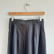 Load image into Gallery viewer, Quince Silk Blend Midi Skirt Black S NWT